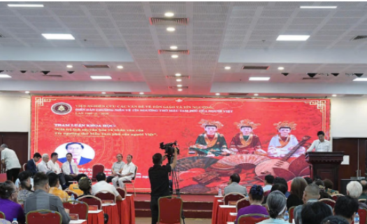 Bản sắc Việt trong dòng chảy văn hóa toàn cầu